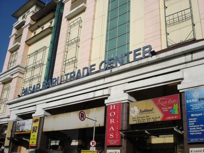 Objek Wisata Belanja Pasar  Baru Bandung 